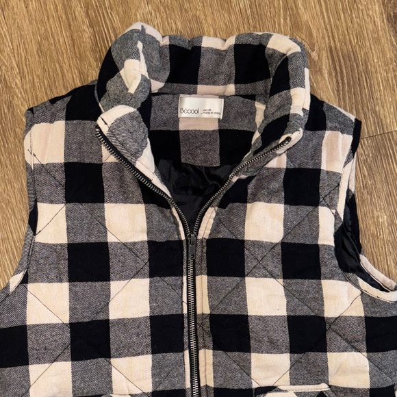 Women’s Black and Cream Checkered Plaid Vest EUC - Picture 2 of 4